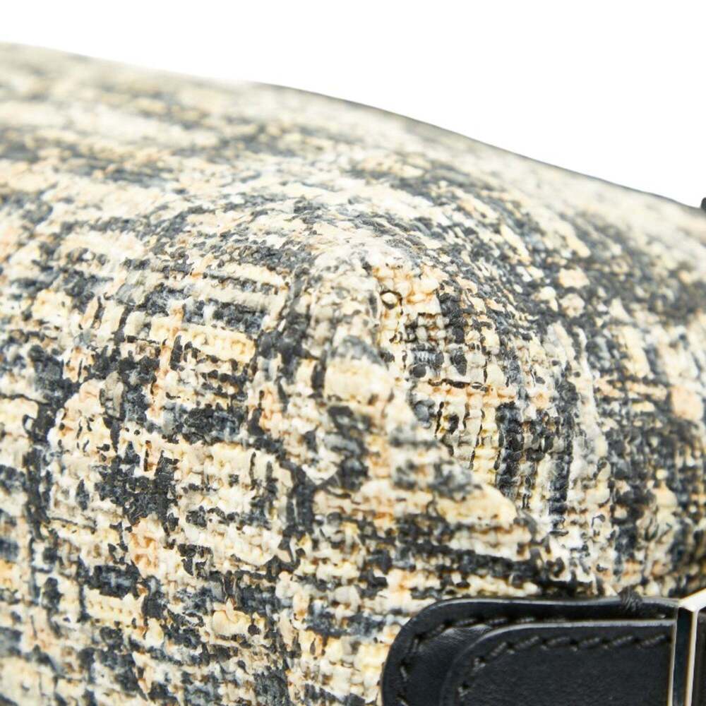 CHANEL Black Leather Love Shoulder Bag - Picture 5 of 16